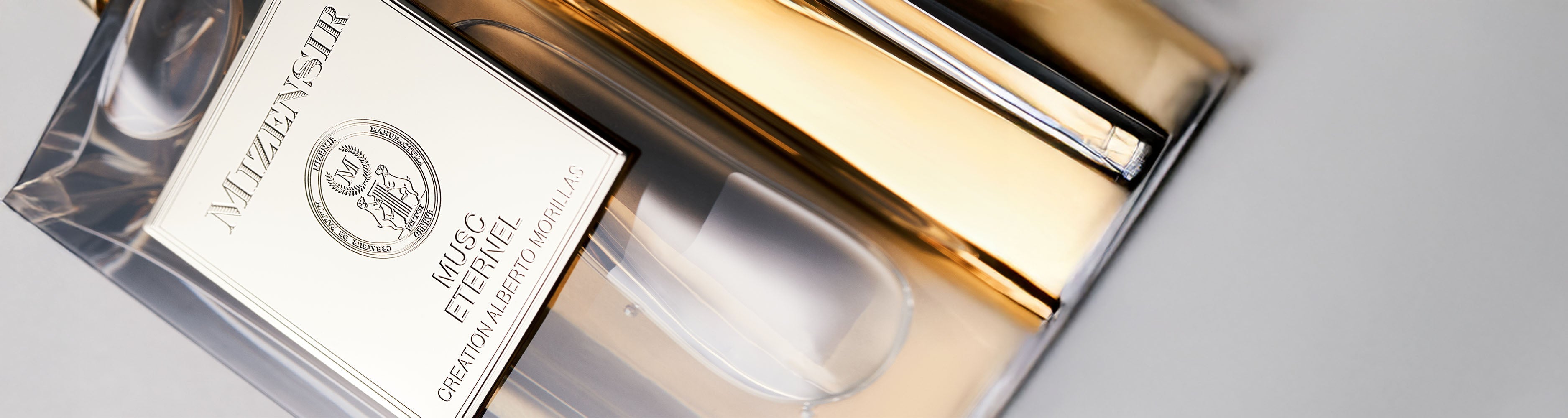 Parfums qui tiennent longtemps : comprendre la tenue et choisir sa signature